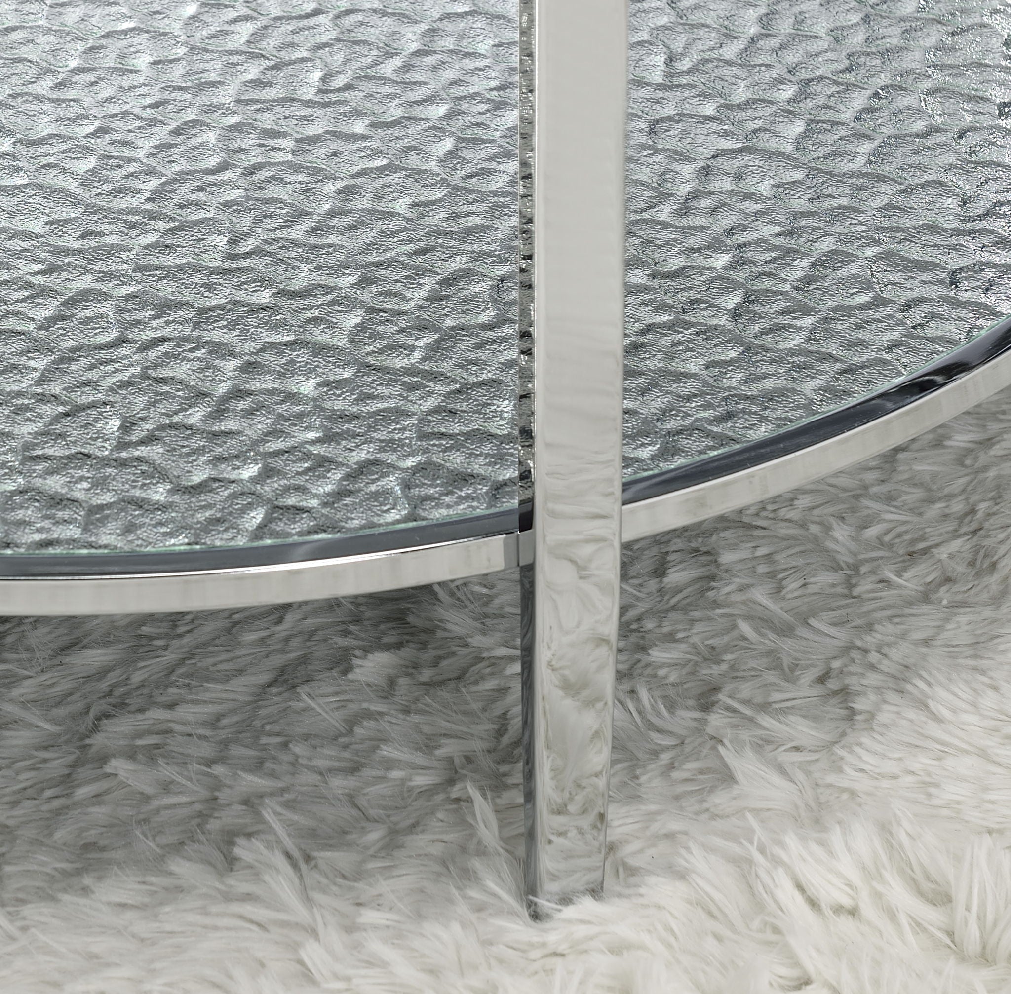 Frostine - Round Table