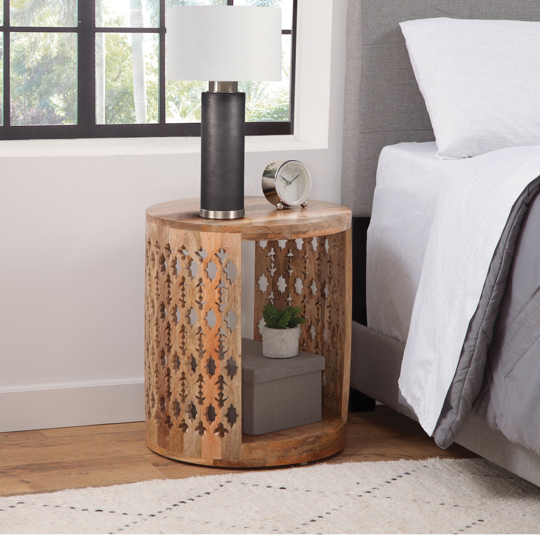 Brinley - Round End Table - Light Brown