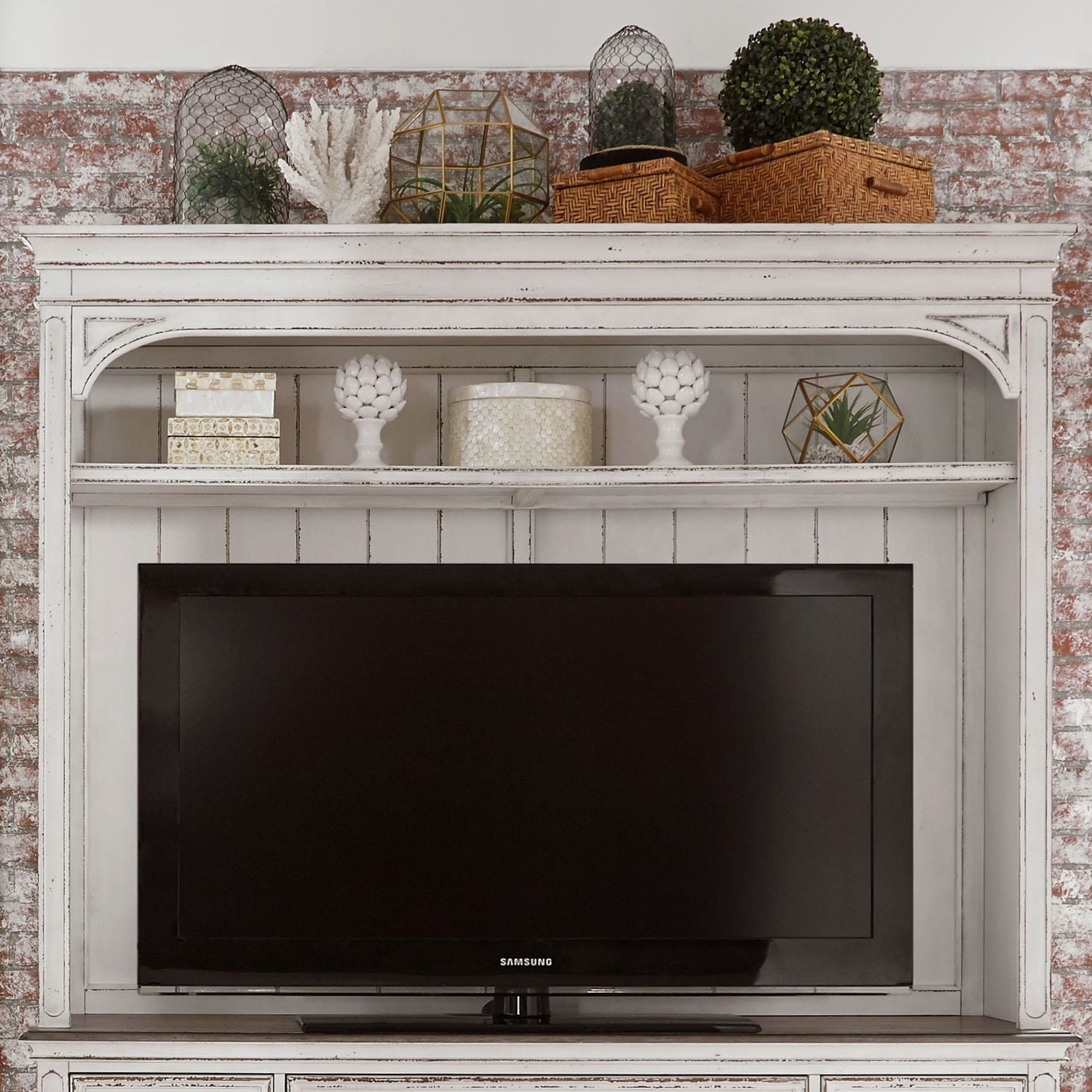 Magnolia Manor / Entertainment TV Stand with Hutch
