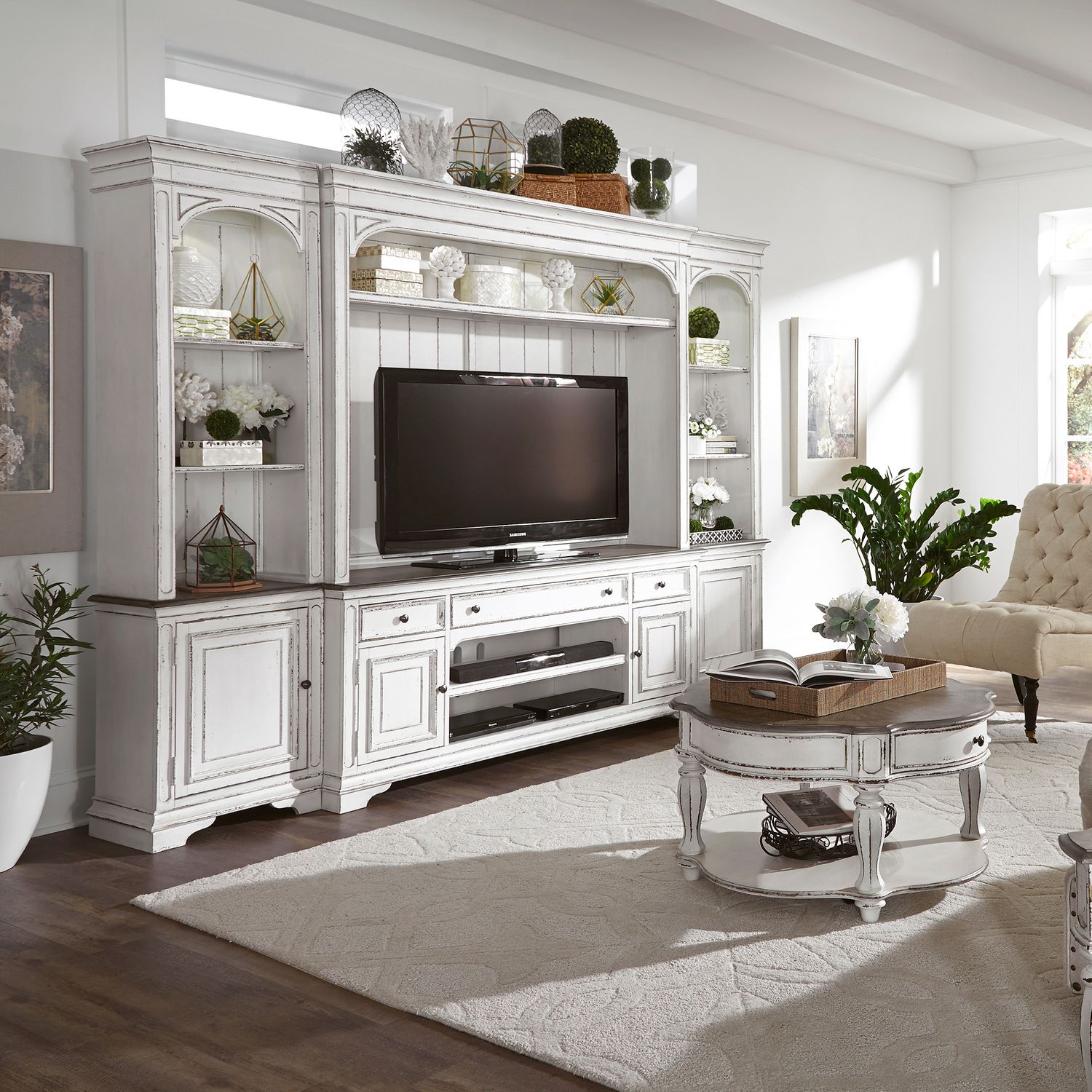 Magnolia Manor / Entertainment Center with Piers